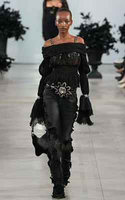 Blumarine осень/зима 2025/2026